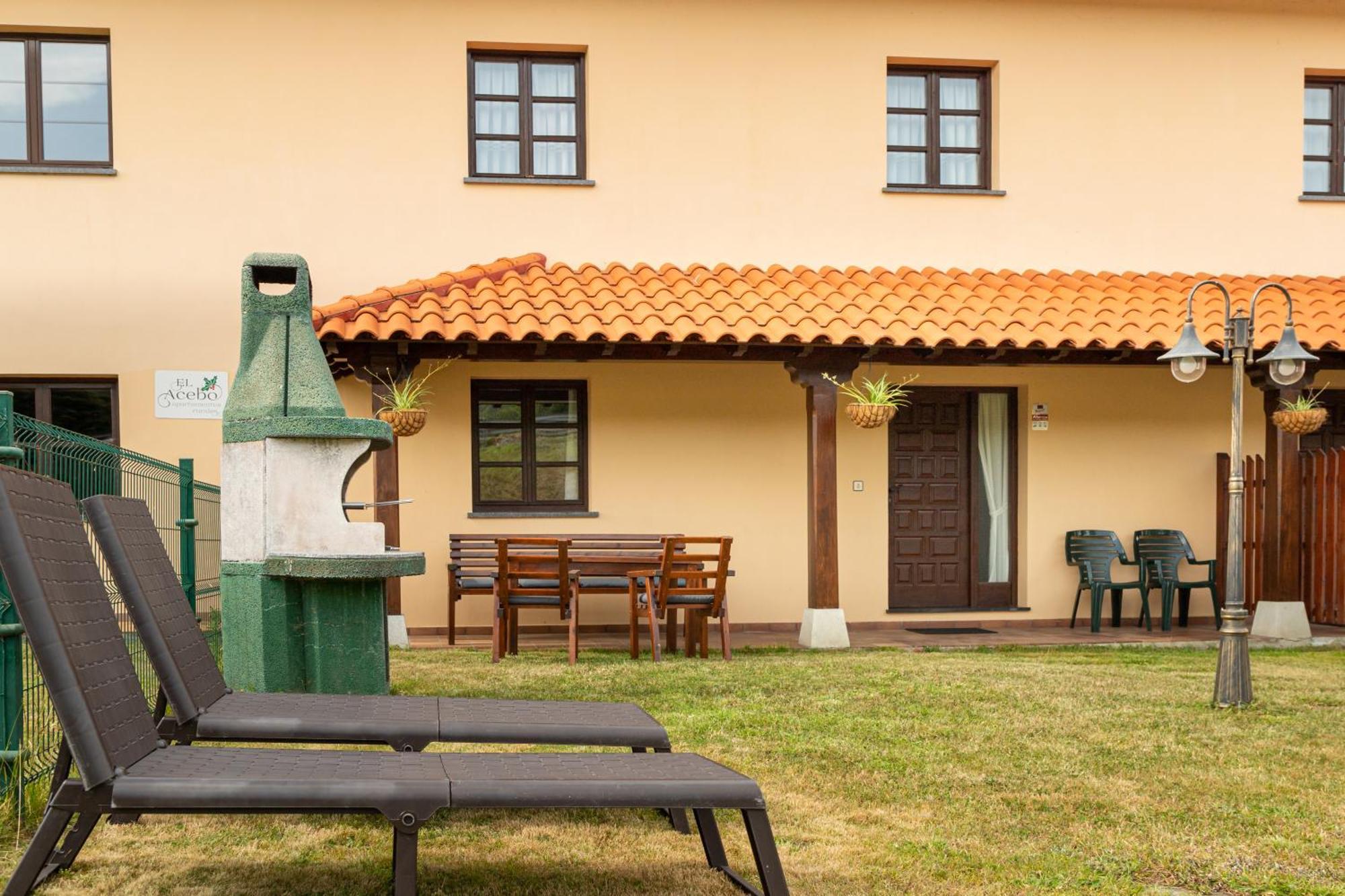 Apartamentos El Acebo Navés Værelse billede